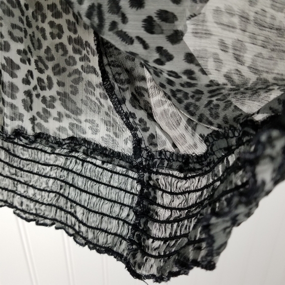 Evolution Embellished V Neck Sheer Animal Print Blouse Top Size 2X Black Gray - Picture 8 of 11